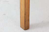 北欧より買い付けたアアルトデザインの1960~1970年代頃に製造されたと思われるNo.65チェアです。座面に経年変化が楽しめるリノリウム素材が使用されています。経年により色味が濃くなったバーチ材が魅力的です。