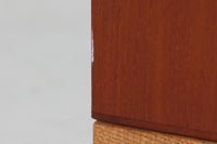 モーエンセンを代表するデザインで、デンマークの名工FDB社によって作成されています。小ぶりで使い勝手の良いサイズ感です。