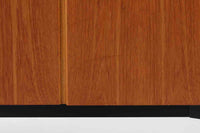 スウェーデンより買い付けたシェルフです。ブラックペイントとビーチ材、チーク材の組み合わせがスウェーデン家具ならではの風合いです。