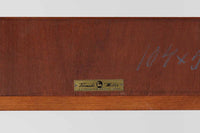 スウェーデンより買い付けたオープンシェルフです。一番下の棚板は本を飾れる様に傾斜がございます。マホガニー材が贅沢に使用されており、スウェーデン家具ならではの風合いです。