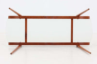 北欧より買い付けたガラステーブルです。小物置きやプランターテーブルとしてもご使用いただけます。木製フレームは良質なチーク材が使用されており、すっきりとしたフォルムです。