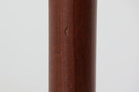 北欧より買い付けたエクステンションダイニングテーブルです。良質なチーク材の綺麗な木目が綺麗です。使用目的によって、さっと天板を広げる事が出来ますので、大変便利です。片方だけ拡張板を広げて使用可能です。