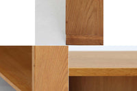 北欧より買い付けたHansJ.Wegnerデザインのブックシェルフです。彼のキャビネット類を数多く手がけたRYmobler社製の本棚です。本体はオーク材が使用されています。シンプルなデザインながらも要所要所にウェグナーらしいデザインが施してあり、実用性にも優れている逸品です。