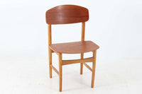 北欧より買い付けたチェアです。Borgemogensenによってデザインされた「model122」です。チーク材の背と座とビーチ材のフレームの組み合わせがデザインポイントになっています。脚に反りがあるため難あり品としての販売です。