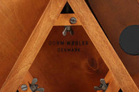 北欧より買い付けたサイドテーブルです。Gormmobler社のクオリティーの高い作品です。天板裏には灰皿がございます。