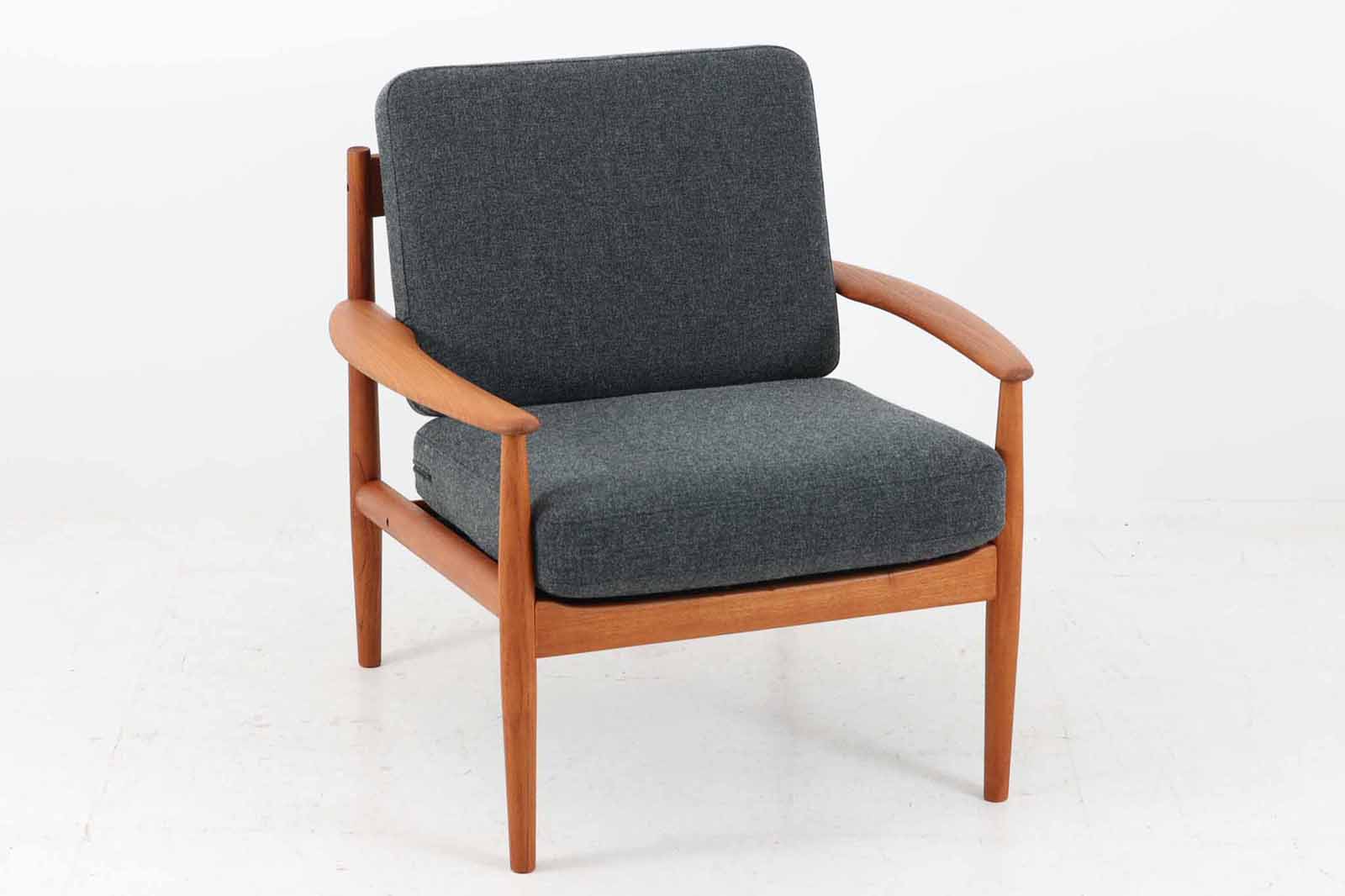 Grete Jalk(グレーテ・ヤルク) Model 118 シングルソファ チーク材