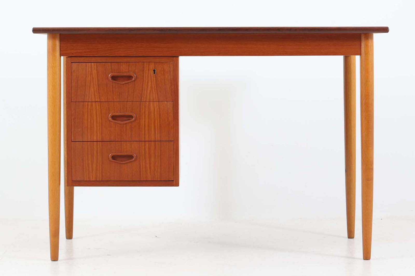 スウェーデン製 小ぶりな片袖デスク チーク材 北欧家具