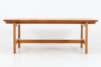 KurtOstervigによるセンターテーブルです。オーク無垢材が使用されたシンプルで使い勝手の良いデザインです。