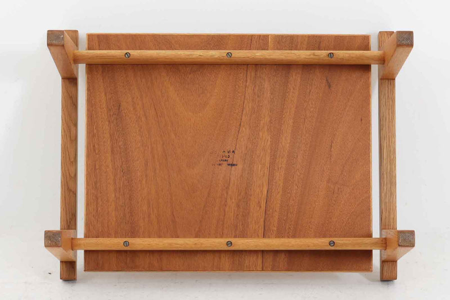 北欧家具を代表するソファ『GE375/370』のオットマンです。木部にはオーク材が使用されています。お持ちのソファと併せてご検討ください。