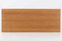 デンマークより買い付けたウェグナーによる「AT15」センターテーブルです。シンプルなデザインでどの様なソファにも合わせやすいと思います。