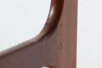 デンマークより買い付けました。シンプルなデザインですが堅牢な造りのネストテーブルです。良質なチーク材が使用されており高級感がございます。