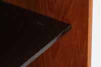 北欧より買い付けたローボードです。シンプルなフォルムで、良質なチーク材が使用されており、暖かみのある木肌が魅力的です。