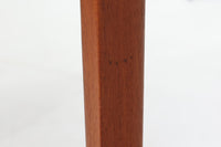 北欧より買い付けたDiplomatシリーズのダイニングテーブルです。France&Son社製の希少なモデルです。幅が190cmと大きめなので会議室などにもお使いいただけます。良質なチーク材が使用されています。