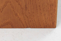 北欧より買い付けたました。Wegnerデザインのベッドサイドテーブルです。シンプルなデザインですが、高級感がございます。お気に入りのベッドに取り付けてご使用ください。