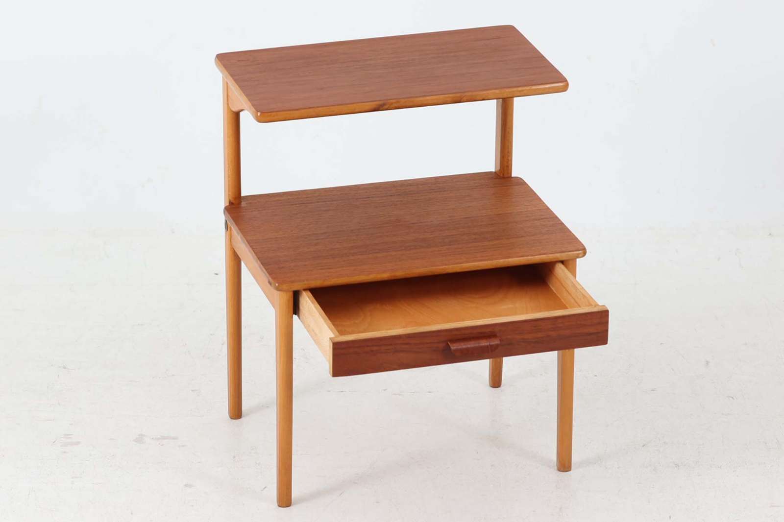 スウェーデン製/サイドチェスト/チーク材ビーチ材 スウェーデン製 サイドチェスト チーク材×ビーチ材 北欧家具