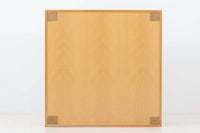 北欧より買い付けたブックシェルフです。小ぶりで使い勝手が良さそうです。良質なビーチ材が使用されており、ナチュラルな色味が特徴的です。