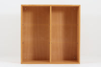 北欧より買い付けたブックシェルフです。上質なビーチ材を用いた素材感が、自然の温かみを演出します。シンプルながらも機能的なデザインは、お部屋を明るく広々とした空間に演出し、大切な書籍や装飾品を美しく収納することができます。