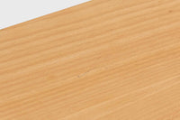 北欧より買い付けたブックシェルフです。上質なビーチ材を用いた素材感が、自然の温かみを演出します。シンプルながらも機能的なデザインは、お部屋を明るく広々とした空間に演出し、大切な書籍や装飾品を美しく収納することができます。