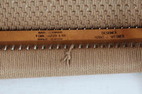 CH23は1950年、ウェグナーがCarl Hansen&Son社のためにデザインした最初の椅子コレクションの1つです。繊細でありながらも力強いデザインが特徴で、手作りの職人技で作り上げられた無垢の木材が、チェアに優雅で自然な風合いをもたらします。特に背もたれと後ろ脚の繋ぎ目は、そのデザインの特徴となっており、独自性とクラフトマンシップの見本と言えるでしょう。CH23ダイニングチェアは、2017年にCarl Hansen&Son社より復刻されましたが、チーク×オーク材のモデルはビンテージ品でのみ入手可能となっています。