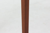 デンマークより買い付けたサイドチェストです。電話台やFAX台としてもご使用いただけます。小ぶりで可愛らしいデザインです。