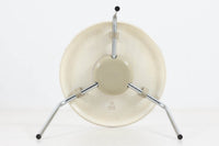 FritzHansen社製のドットスツールです。現行品には無い、3本脚の古いモデル。希少価値の高い物です。