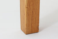 Borgemogensen(ボーエ・モーエンセン)によってデザインされたブックシェルフです。一見シンプルなフォルムですが、良質なオーク材が使用されており、FDB社によって細かい所まで丁寧に作成されています。リビングルームや書斎での本や装飾品の収納に最適です。