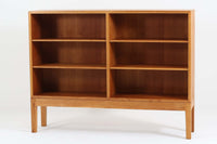 Borgemogensen(ボーエ・モーエンセン)によってデザインされたブックシェルフです。一見シンプルなフォルムですが、良質なオーク材が使用されており、FDB社によって細かい所まで丁寧に作成されています。リビングルームや書斎での本や装飾品の収納に最適です。