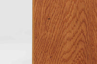 Borgemogensen(ボーエ・モーエンセン)によってデザインされたブックシェルフです。一見シンプルなフォルムですが、良質なオーク材が使用されており、FDB社によって細かい所まで丁寧に作成されています。リビングルームや書斎での本や装飾品の収納に最適です。