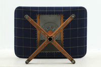 北欧より買い付けたオットマンです。4本脚のかわいらしいデザインです。