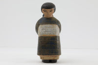 LisaLarsonのSKULPTURERシリーズのJapanskaです。彼女本人が日本を訪れた際にインスピレーションを受けて作られた作品です。彼女の作品の中では大きなものとなり、存在感十分の作品です。1958年から1973年の間に製造されましたが、数はそれほど多くなく、現地でも希少な作品として流通しています。