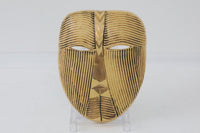 LisaLarsonのMASKERです。こちらの製品はセラミックスタジオ製で比較的新しいお品です。
