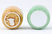 フィンランド人で彫刻家の父と、デンマーク人で陶芸家の母の元に育つGunnarNylundはデンマークで建築を学んだ後、Bing&Grondahl窯、スウェーデンRorstrand窯に就業し、多くの作品を生み出しています。彼の作品は独特な流線型と釉薬が特徴で世界中で重宝されています。