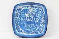 ロイヤルコペンハーゲン社製、MarianneJohnsonデザインの大きめのスクエアトレイです。こちらは希少なアルミニア窯産のものになり1969年頃より前に作られたお品となります。