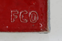 LisaLarsonの陶板です。こちらはストックホルム群のFCO(おそらくForeignCommunicationsOfficerもしくはCommonwealthOffice)によって依頼され作られた作品です。一般的に裏面には名前やサインが書かれているものがほとんどで、おそらくFCOから個人へ勲章のような形で送られたものではないかと思います。