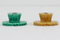 フィンランド人で彫刻家の父と、デンマーク人で陶芸家の母の元に育つGunnarNylundはデンマークで建築を学んだ後、Bing&Grondahl窯、スウェーデンRorstrand窯に就業し、多くの作品を生み出しています。彼の作品は独特な流線型と釉薬が特徴で世界中で重宝されています。