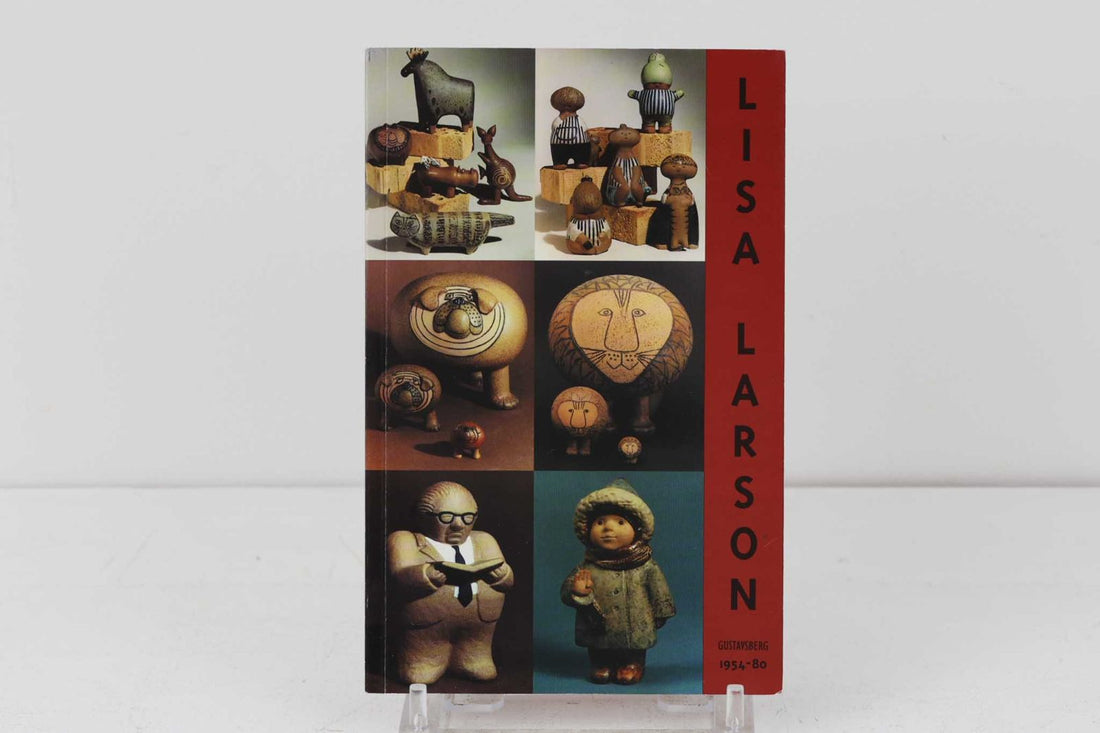 LisaLarsonの作品集です。モノクロで小さな冊子です。