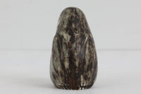 フィンランド人で彫刻家の父と、デンマーク人で陶芸家の母の元に育つGunnarNylundはデンマークで建築を学んだ後、Bing&Grondahl窯、スウェーデンRorstrand窯に就業し、多くの作品を生み出しています。彼の作品は独特な流線型と釉薬が特徴で世界中で重宝されています。