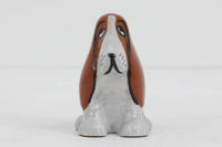 LisaLarsonのバセットハウンド犬です。こちらはスウェーデンではおなじみのおしゃれなデパートAhlens(オレンス)が彼女に依頼したことで製造された限定品です。リサの1954-80年の作品集にも掲載されておらず、少しレアな商品となります。現在別のセラミックスタジオから復刻が出ていますが、それらは表情や釉薬の使い方などが全く異なっています。こちらは当時のオリジナル品となります。