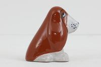 LisaLarsonのバセットハウンド犬です。こちらはスウェーデンではおなじみのおしゃれなデパートAhlens(オレンス)が彼女に依頼したことで製造された限定品です。リサの1954-80年の作品集にも掲載されておらず、少しレアな商品となります。現在別のセラミックスタジオから復刻が出ていますが、それらは表情や釉薬の使い方などが全く異なっています。こちらは当時のオリジナル品となります。