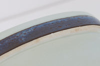 ロイヤルコペンハーゲン社製、KariChristensenに絵付けされたTeneraのトレイです。柔らかい淡いブルーが明るく美しい人気のお品です。