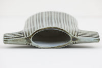 Lisa Larsonリサラーソンのベースセーターです。こちらの商品はセラミックスタジオ製の初期モデルではなく、さらに古い希少なRorstrand製のベースとなります。旧タイプはもちろんですが、Rorstrand製は非常に希少です。