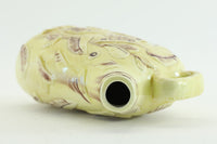 フィンランド人で彫刻家の父と、デンマーク人で陶芸家の母の元に育つGunnarNylundはデンマークで建築を学んだ後、Bing&Grondahl窯、スウェーデンRorstrand窯に就業し、多くの作品を生み出しています。彼の作品は独特な流線型と釉薬が特徴で世界中で重宝されています。