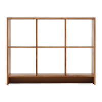 シンプルなオープンシェルフです。オープンシェルフは本棚や飾り棚として利用でき、また背面を設けないことで、お部屋の間仕切りとしても利用できます。こちらのオープンシェルフは外枠が正面に対してフラットではなく斜めになっていて、よりスタイリッシュで高級感な仕上がりになっています。キューブボックス（別売）がぴったり入ります。