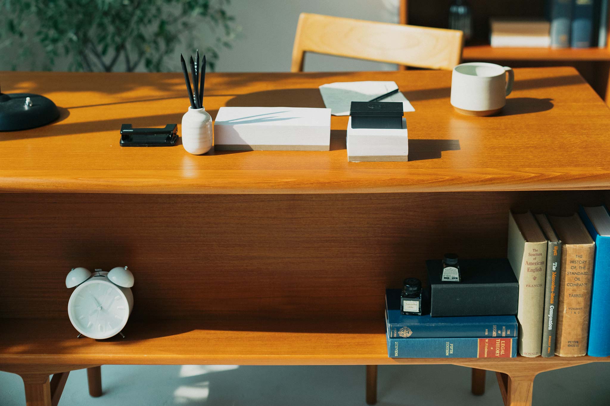 Foundation バックシェルフデスク R2 – CHLOROS