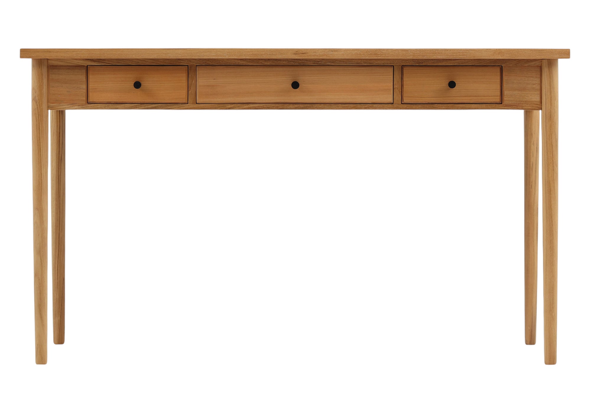 ナチュラルテイストのシンプルなパーソナルデスクです。上質なチーク材を使用し、シンプルですがデザイン性の高いアイテムです。あえて余計な塗装をあまりせず、木本来の味わいを楽しめる作りになっています。取手には現在入手困難なローズウッド（現在はチーク材のローズウッドカラー塗装への仕様変更となっています）を使用し、コントラストの美しさが感じられる仕上がりになっています。通常安価な白木などが用いられる裏面や引き出しの内部にも全て上質なチーク材を使用しており高級感があります。 