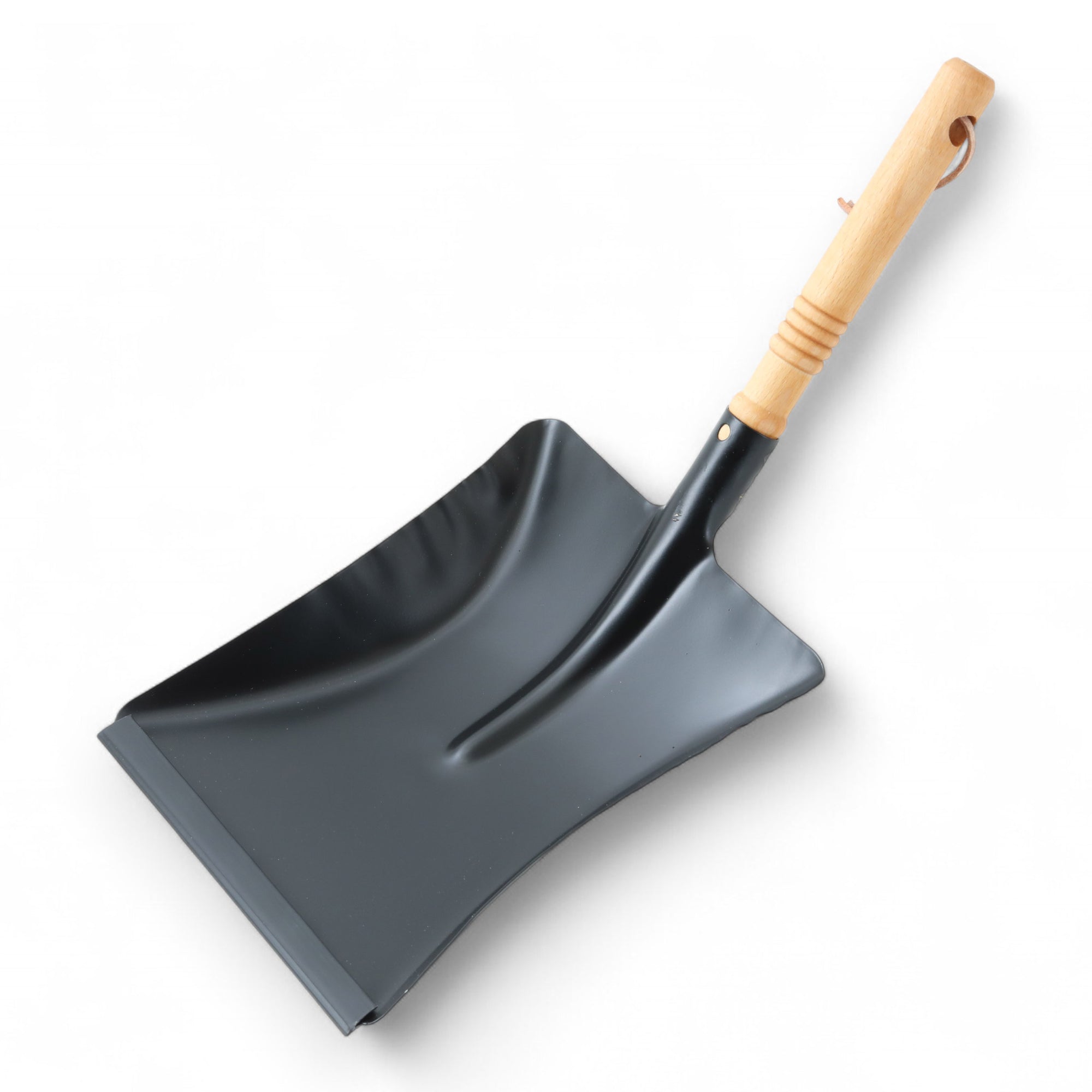 REDECKER（レデッカー）は、1935年にドイツ・フェルスマルトで創業された、天然素材を使用した高品質な生活道具を展開する老舗ブランドです。創業者フリーデル・レデッカー氏が視力を失ったことをきっかけに、手作業でブラシ製造を始めたことからスタートし、そのクラフトマンシップと品質へのこだわりは3世代にわたり継承されています。製品には天然木や植物繊維、動物毛などの自然素材が用いられ、環境に配慮したプラスチックフリーな暮らしを実現します。ナチュラルクリーニングやサステナブルなライフスタイルを志向する人々に人気があり、ドイツ製の確かな品質と伝統工芸品としての信頼性も評価されています。北欧風やミニマルな空間に調和する、美しく機能的なデザインも大きな魅力。REDECKERは、「クラフト」「デザイン」「品質」を大切にした、持続可能で丁寧な暮らしを支えるエコブランドとして、世界中で愛され続けています。