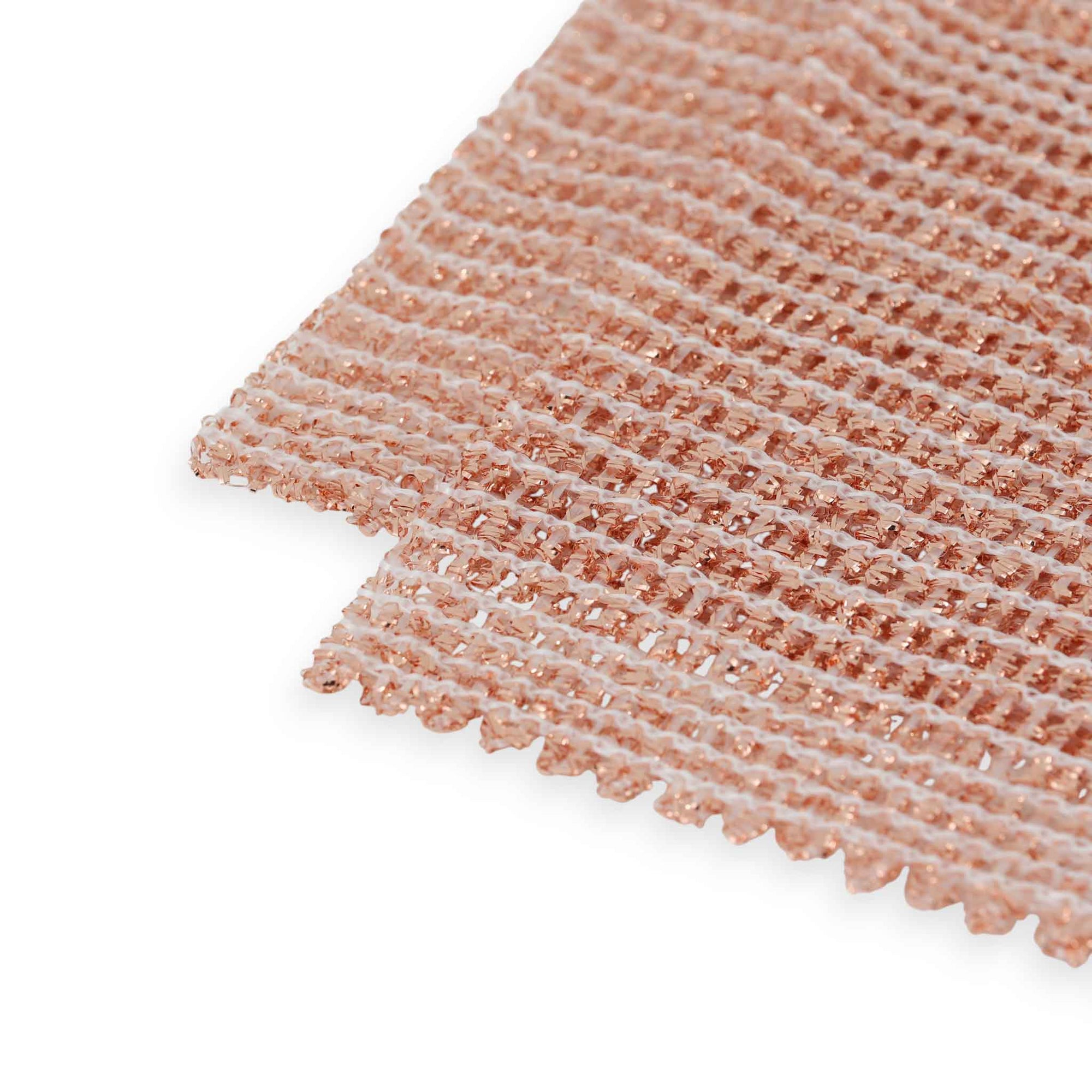 REDECKER（レデッカー）は、1935年にドイツ・フェルスマルトで創業された、天然素材を使用した高品質な生活道具を展開する老舗ブランドです。創業者フリーデル・レデッカー氏が視力を失ったことをきっかけに、手作業でブラシ製造を始めたことからスタートし、そのクラフトマンシップと品質へのこだわりは3世代にわたり継承されています。製品には天然木や植物繊維、動物毛などの自然素材が用いられ、環境に配慮したプラスチックフリーな暮らしを実現します。ナチュラルクリーニングやサステナブルなライフスタイルを志向する人々に人気があり、ドイツ製の確かな品質と伝統工芸品としての信頼性も評価されています。北欧風やミニマルな空間に調和する、美しく機能的なデザインも大きな魅力。REDECKERは、「クラフト」「デザイン」「品質」を大切にした、持続可能で丁寧な暮らしを支えるエコブランドとして、世界中で愛され続けています。