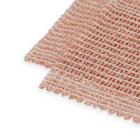 REDECKER（レデッカー）は、1935年にドイツ・フェルスマルトで創業された、天然素材を使用した高品質な生活道具を展開する老舗ブランドです。創業者フリーデル・レデッカー氏が視力を失ったことをきっかけに、手作業でブラシ製造を始めたことからスタートし、そのクラフトマンシップと品質へのこだわりは3世代にわたり継承されています。製品には天然木や植物繊維、動物毛などの自然素材が用いられ、環境に配慮したプラスチックフリーな暮らしを実現します。ナチュラルクリーニングやサステナブルなライフスタイルを志向する人々に人気があり、ドイツ製の確かな品質と伝統工芸品としての信頼性も評価されています。北欧風やミニマルな空間に調和する、美しく機能的なデザインも大きな魅力。REDECKERは、「クラフト」「デザイン」「品質」を大切にした、持続可能で丁寧な暮らしを支えるエコブランドとして、世界中で愛され続けています。