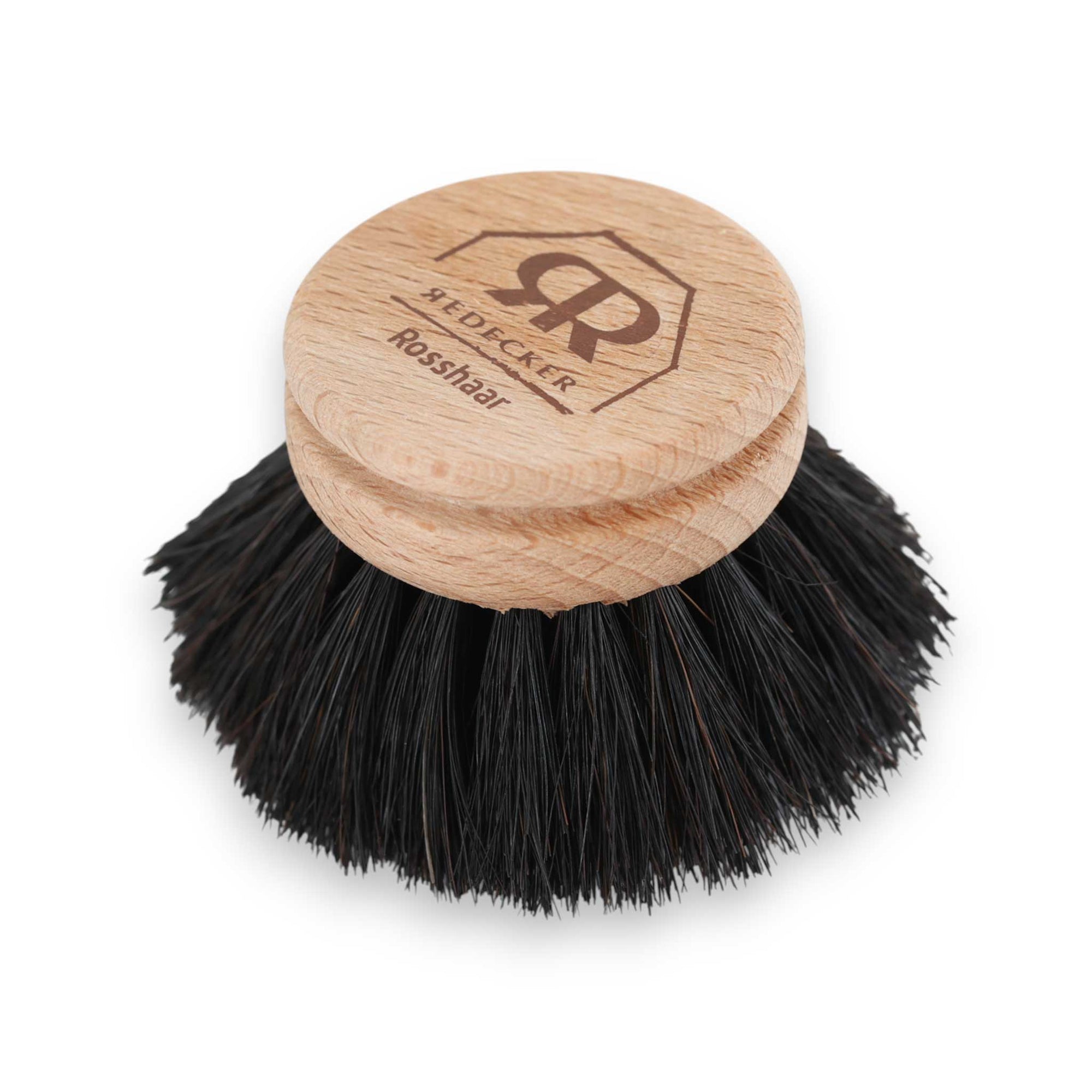 REDECKER（レデッカー）は、1935年にドイツ・フェルスマルトで創業された、天然素材を使用した高品質な生活道具を展開する老舗ブランドです。創業者フリーデル・レデッカー氏が視力を失ったことをきっかけに、手作業でブラシ製造を始めたことからスタートし、そのクラフトマンシップと品質へのこだわりは3世代にわたり継承されています。製品には天然木や植物繊維、動物毛などの自然素材が用いられ、環境に配慮したプラスチックフリーな暮らしを実現します。ナチュラルクリーニングやサステナブルなライフスタイルを志向する人々に人気があり、ドイツ製の確かな品質と伝統工芸品としての信頼性も評価されています。北欧風やミニマルな空間に調和する、美しく機能的なデザインも大きな魅力。REDECKERは、「クラフト」「デザイン」「品質」を大切にした、持続可能で丁寧な暮らしを支えるエコブランドとして、世界中で愛され続けています。