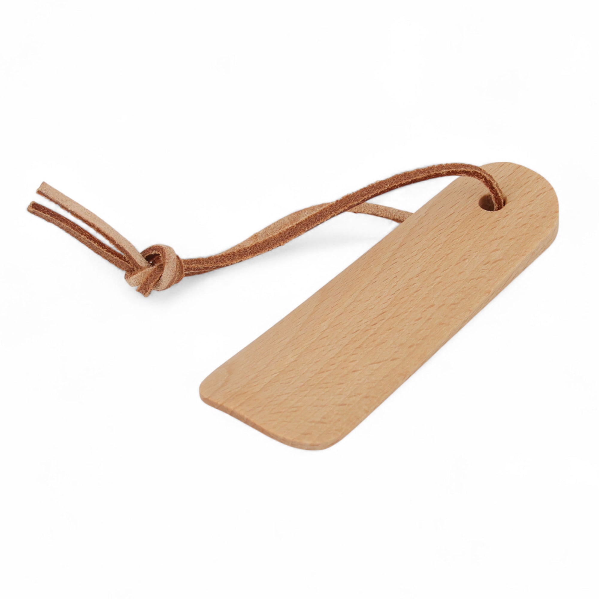 REDECKER（レデッカー）は、1935年にドイツ・フェルスマルトで創業された、天然素材を使用した高品質な生活道具を展開する老舗ブランドです。創業者フリーデル・レデッカー氏が視力を失ったことをきっかけに、手作業でブラシ製造を始めたことからスタートし、そのクラフトマンシップと品質へのこだわりは3世代にわたり継承されています。製品には天然木や植物繊維、動物毛などの自然素材が用いられ、環境に配慮したプラスチックフリーな暮らしを実現します。ナチュラルクリーニングやサステナブルなライフスタイルを志向する人々に人気があり、ドイツ製の確かな品質と伝統工芸品としての信頼性も評価されています。北欧風やミニマルな空間に調和する、美しく機能的なデザインも大きな魅力。REDECKERは、「クラフト」「デザイン」「品質」を大切にした、持続可能で丁寧な暮らしを支えるエコブランドとして、世界中で愛され続けています。